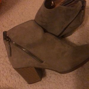 Gray ankle bootie